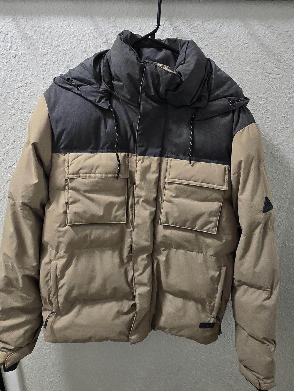 Billabong Men's Two-Tone Puffer Jacket - Charcoal & Tan - Size Small
